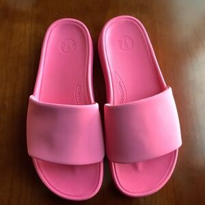 Lululemon Restfeel Slide, size 8, hot pink